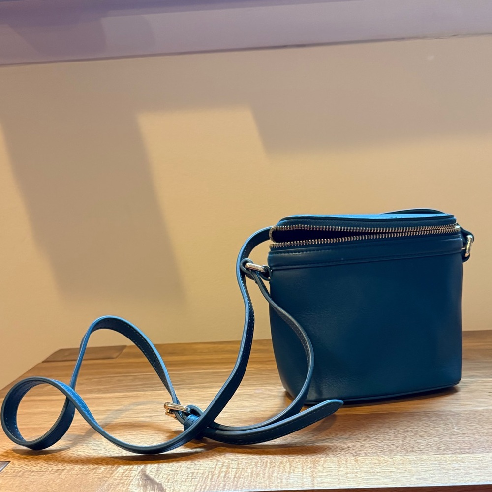 Teal Italian made leather bag from Suistudio.